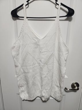 Women’s White Knit V-Neck Tank Top